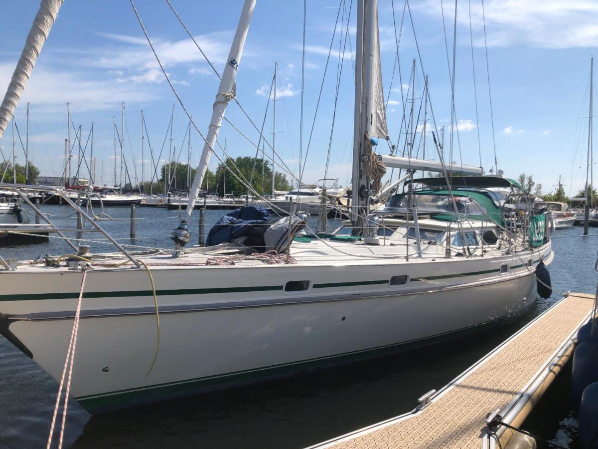 Stay Only Or Sailaway With Friends And Family Have More Fun Medemblik Kültér fotó
